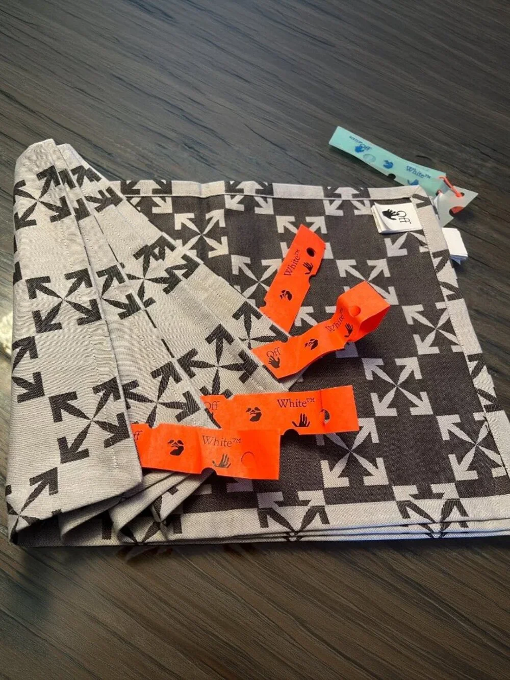 OFF-WHITE Arrows pattern table mat set (4 Pieces) BRAND NEW WITH TAGS